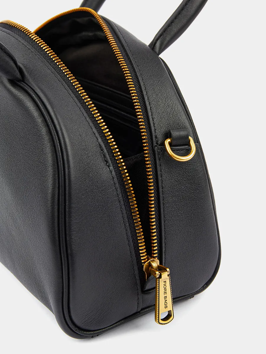 Классическая сумка Kris из натуральной гладкой кожи черного цвета