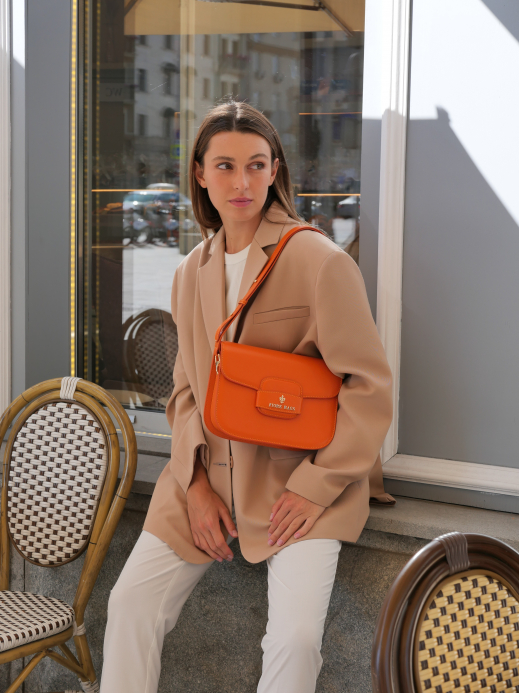 Классическая сумка Silvia из натуральной зернистой кожи цвета сицилийского апельсина