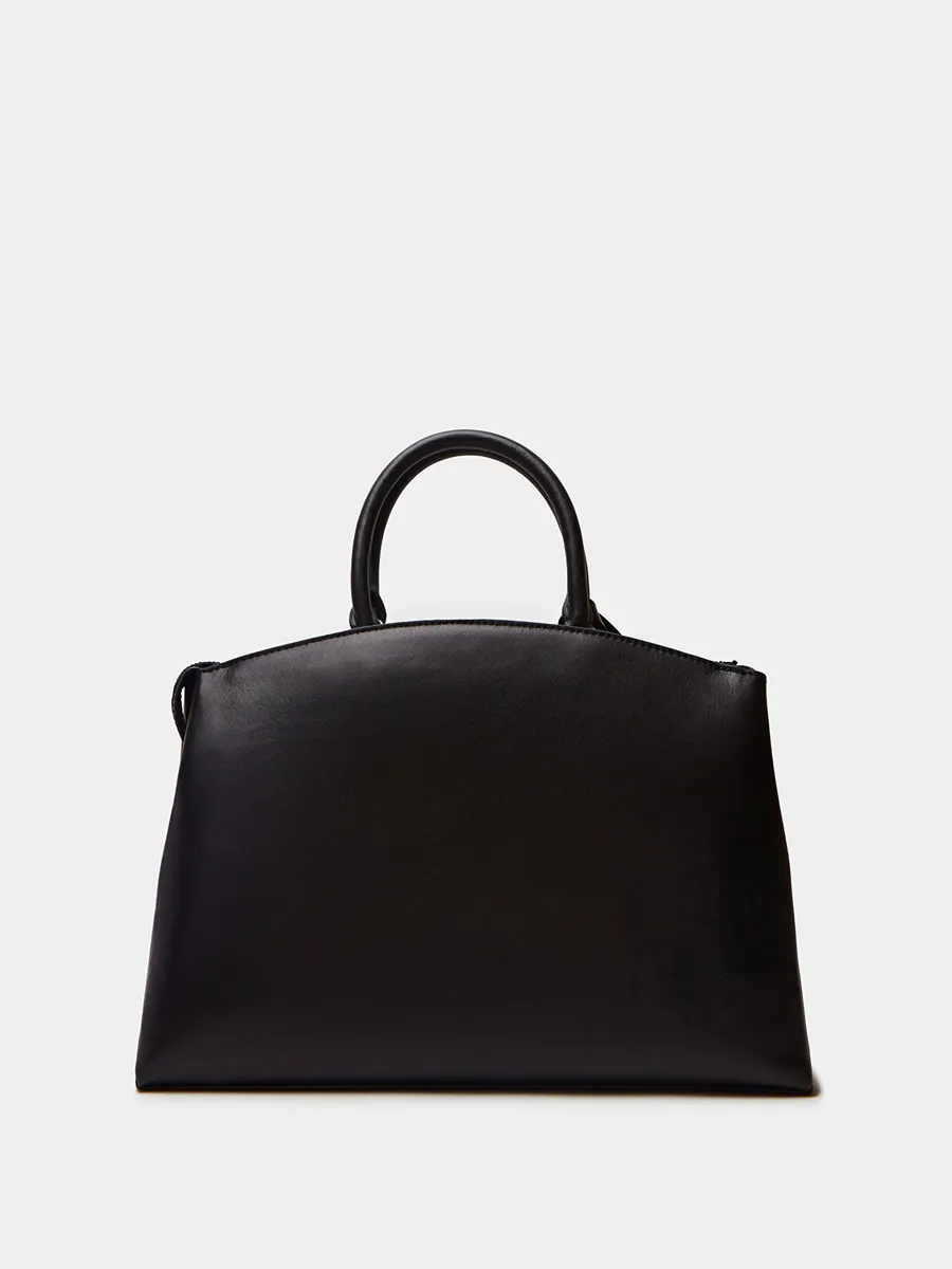 Классическая сумка Madlen из натуральной гладкой кожи черного цвета