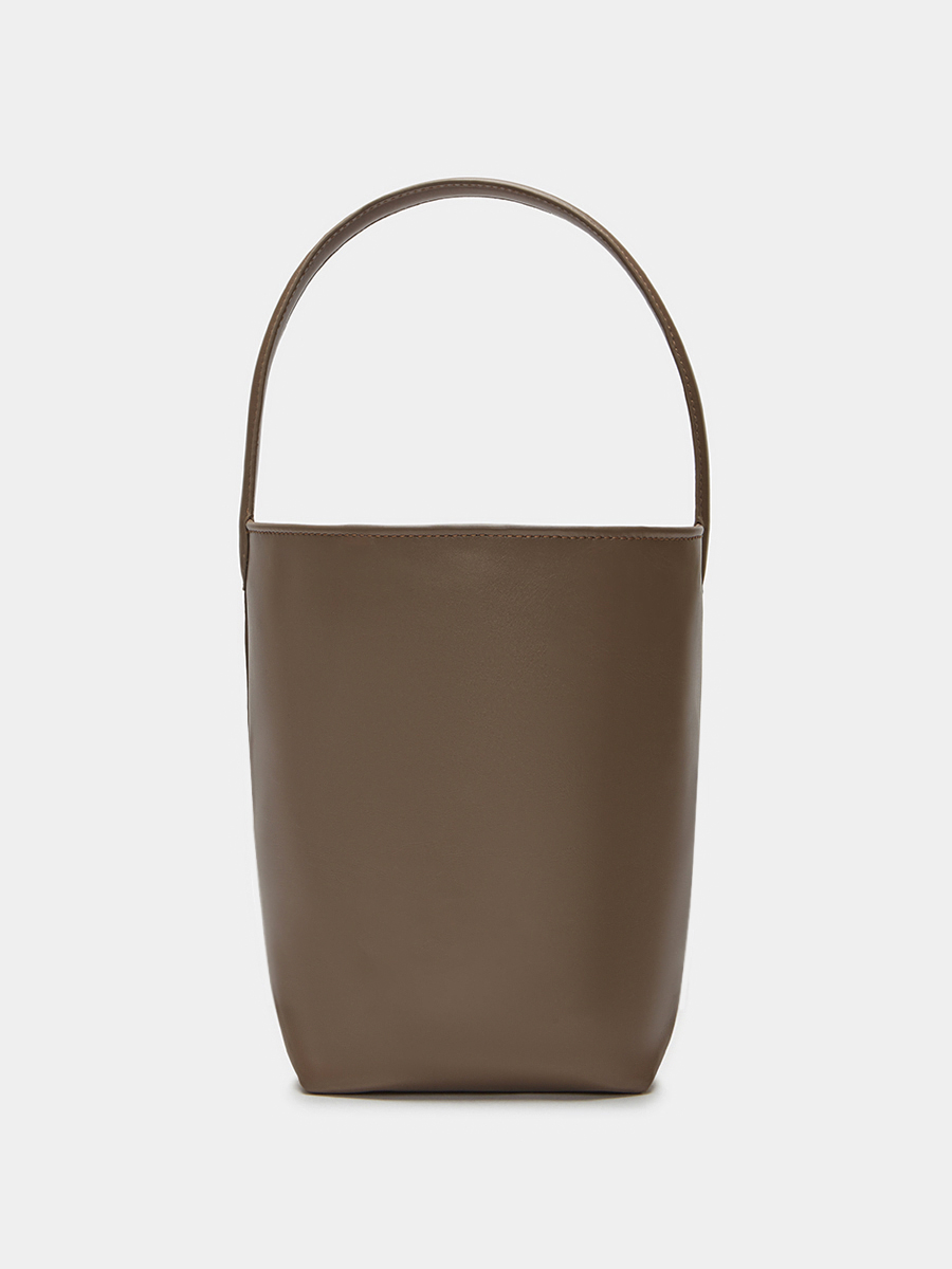 Классическая сумка Cindy из натуральной гладкой кожи цвета какао