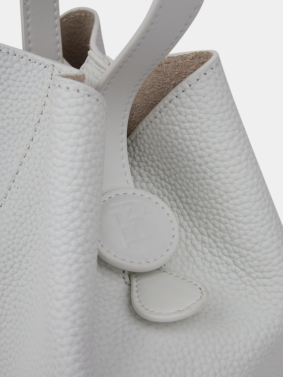 Классическая кожаная сумка Chantal цвет белый ледник