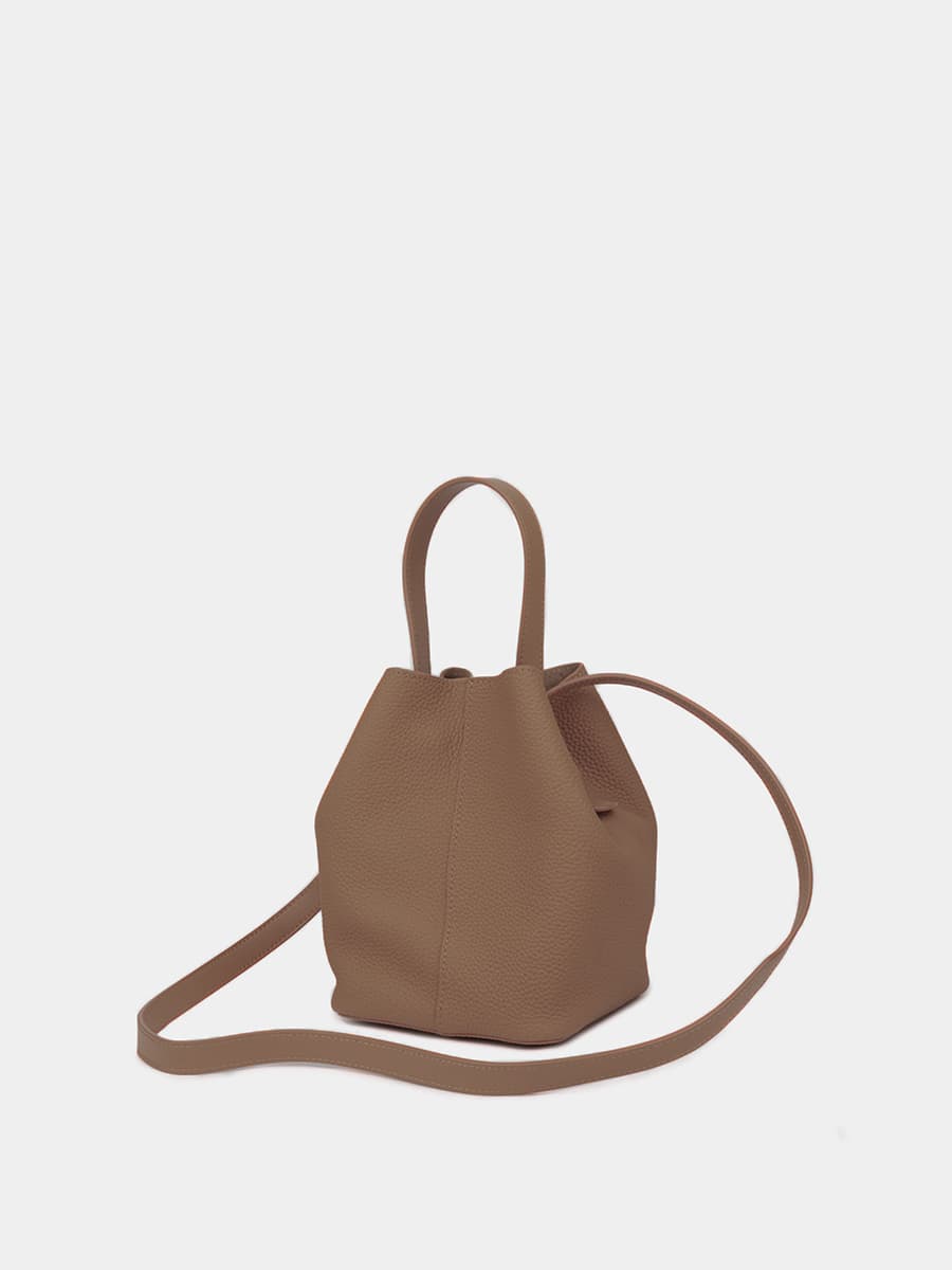 Классическая кожаная сумка Chantal цвет корица